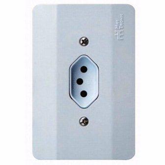 Tomada 2P+T 10A/250V Vertical